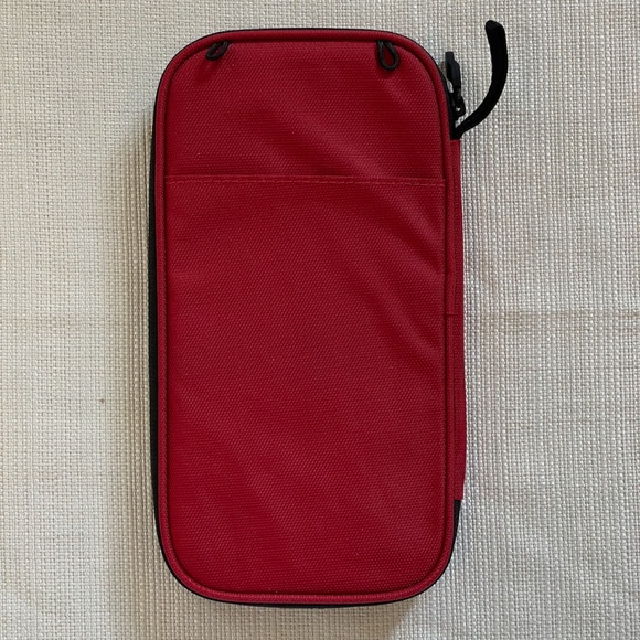 Victorinox Travel Accessories Organizer with RIFD Protection - Picture 3 of 6
